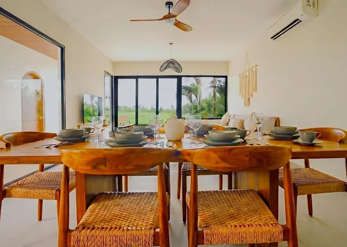 3br With Rice Field View & Private Pool Near Canggu Сasa de vacaciones