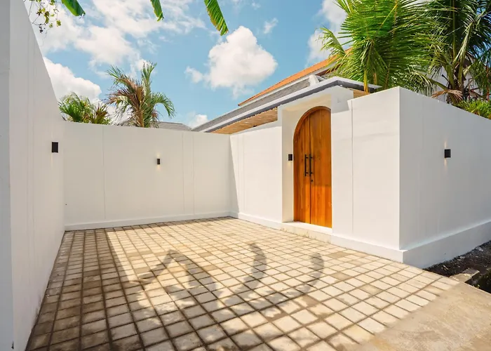 3br With Rice Field View & Private Pool Near Canggu *