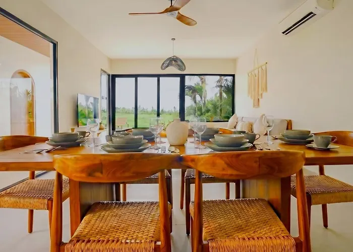 3br With Rice Field View & Private Pool Near Canggu Vakantiehuis
